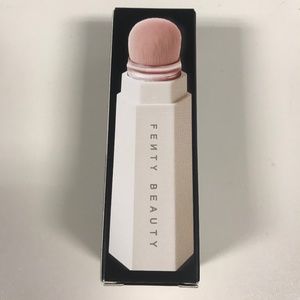 Fenty Beauty Portable Contour and concealer brush